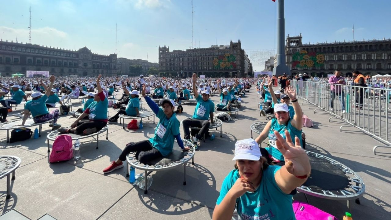 La Cdmx Rompe Otro R Cord Guinness Con La Clase De Trampolines En El