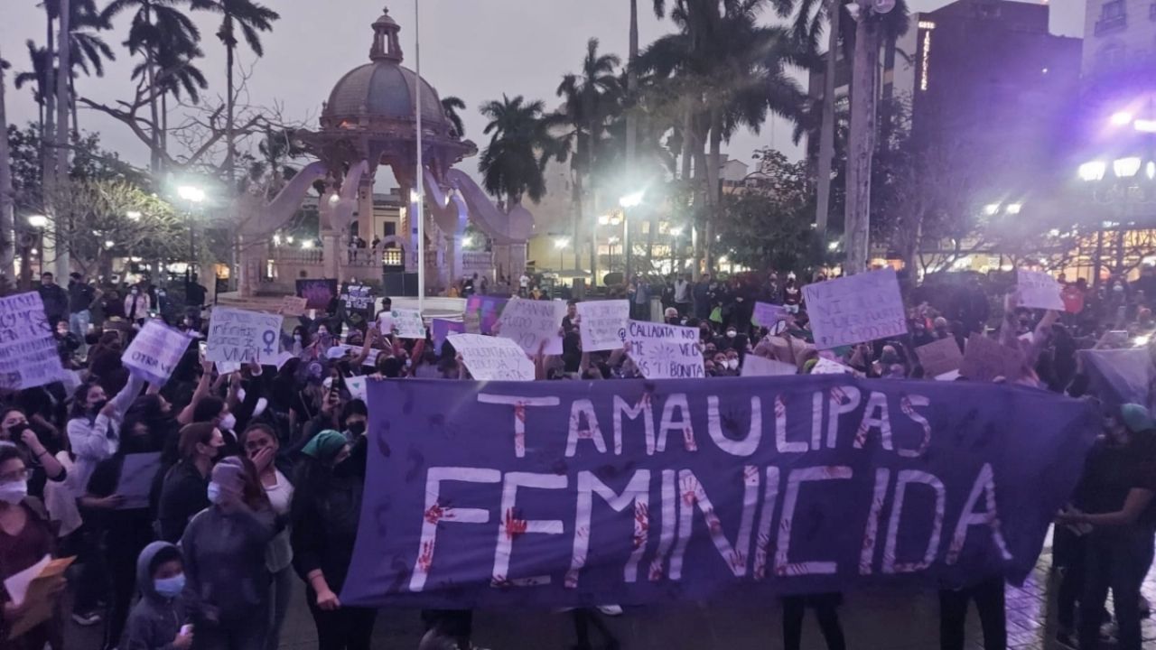 8M Plaza de Armas en Tamaulipas se llena de feministas en el Día