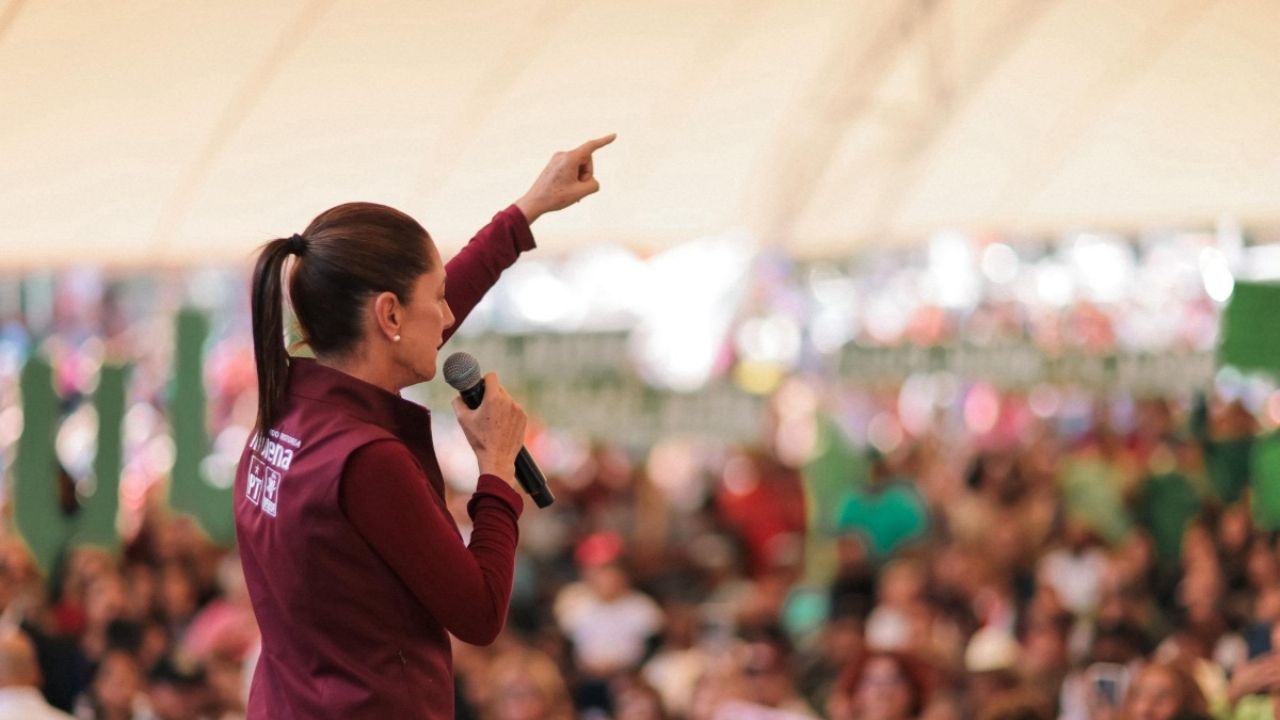 Claudia Sheinbaum Califica El Nuevo Libro De AMLO Como Emotivo