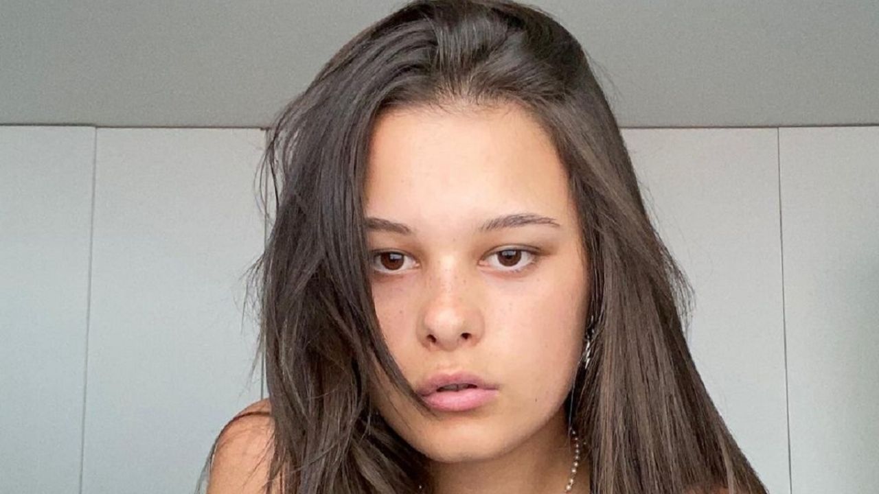 La Nica Hija De Alejandro Sanz Vol La Tendencia Con Profundo Escote