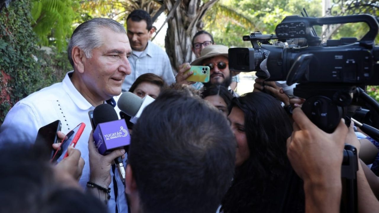 Adán Augusto López se reúne en Mérida con empresarios y la sociedad