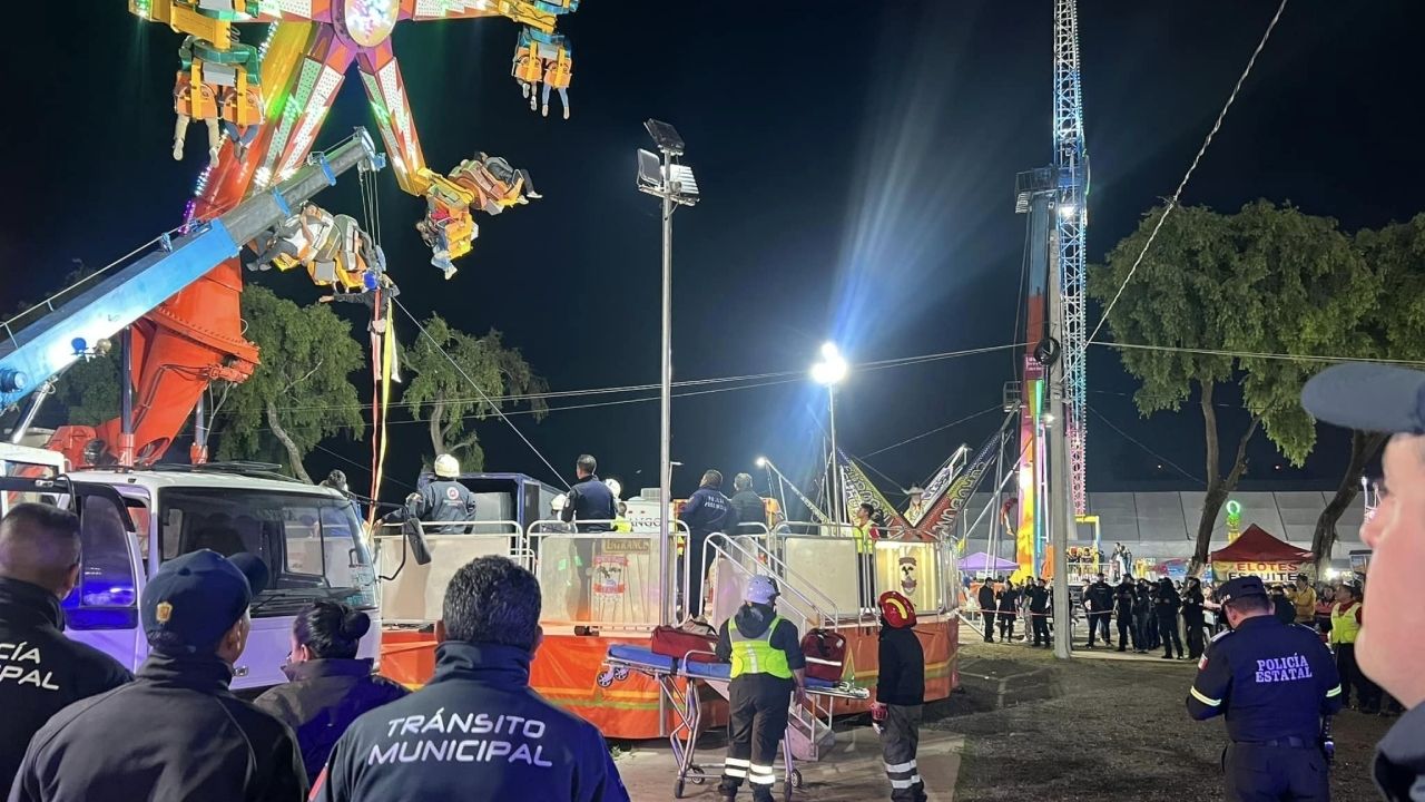 Personas Quedan Atrapadas En Un Juego Mec Nico De La Feria De San