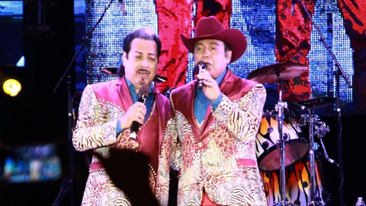 La Portada Del Disco Jaula De Oro De Los Tigres Del Norte Es La Mejor