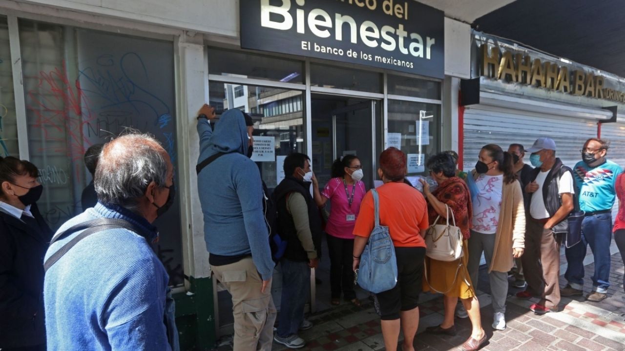 Pensión Bienestar lista de letras y apellidos que reciben su pago hoy