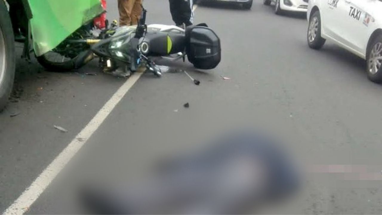 Muere Un Motociclista Tras Chocar Contra Una Unidad De Transporte