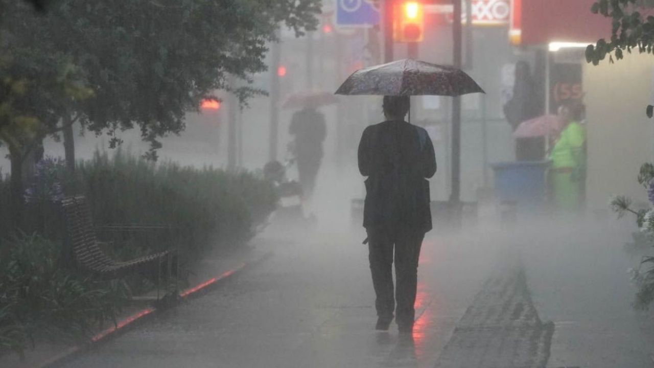 Cicl N Tropical Amenaza M Xico Se Esperan Lluvias Torrenciales A