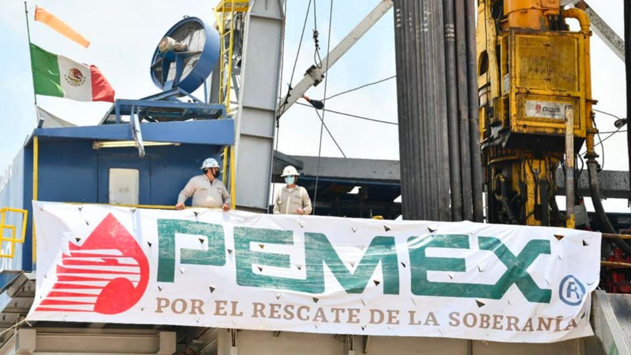 Pemex ofrece vacantes para pasantías con ayuda económica mensual estos