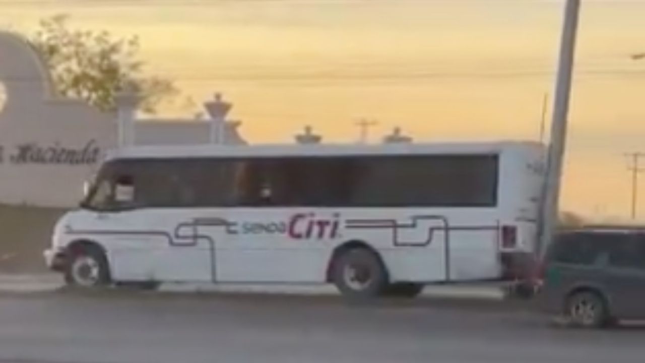 Con Autobuses Derriban Postes Con C Maras De Videovigilancia Del C En