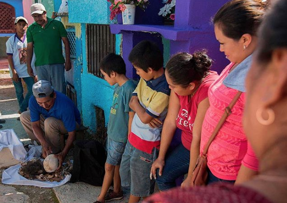 Conoce Pomuch El Pueblo Que Desentierra Huesos De Sus Seres Queridos