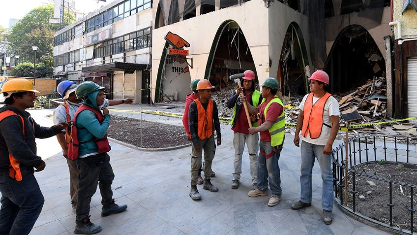 Una familia demuele el edificio de Génova 33, en Zona Rosa