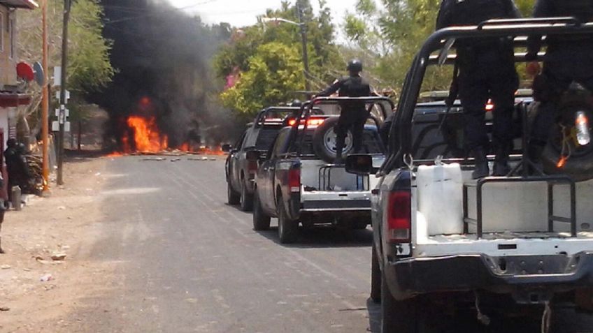 "La Familia" y "Los Tequileros" en bloqueos de San Miguel Totolapan