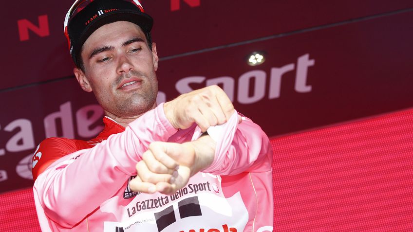 Tom Dumoulin toma el liderato en el Giro