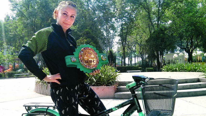 Zulina Muñoz, boxeadora en bicicleta