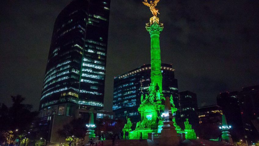 FOTOS: CDMX ilumina monumentos de verde en apoyo al Acuerdo de París