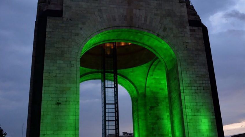 FOTOS: CDMX ilumina monumentos de verde en apoyo al Acuerdo de París