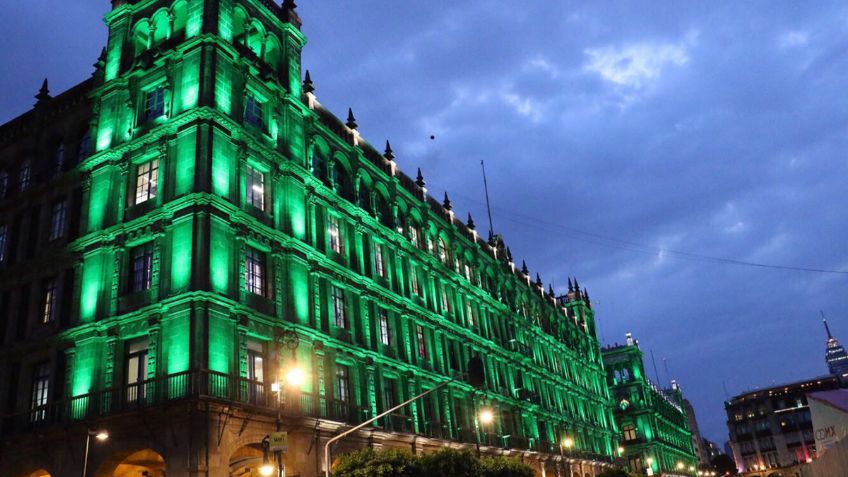 FOTOS: CDMX ilumina monumentos de verde en apoyo al Acuerdo de París