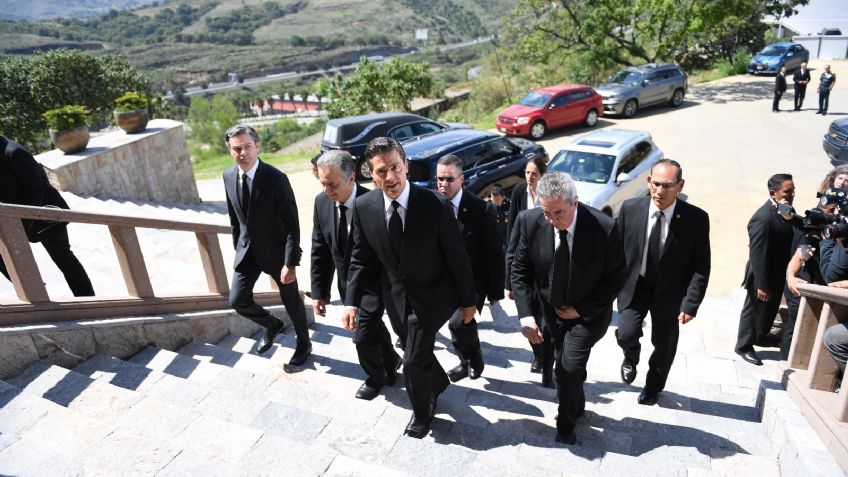 Peña visita los restos de arzobispo Antonio Chedraoui