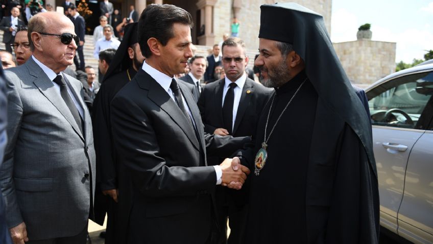 Peña visita los restos de arzobispo Antonio Chedraoui