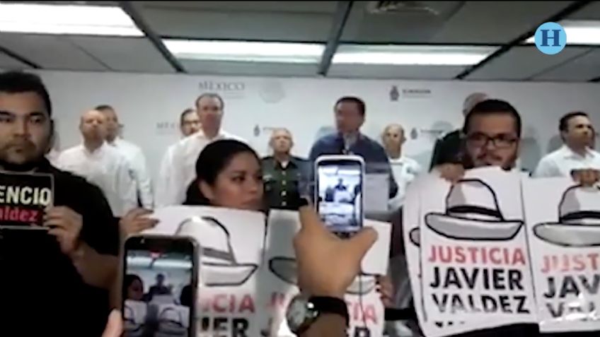 Periodistas protestan frente a Osorio Chong en Sinaloa