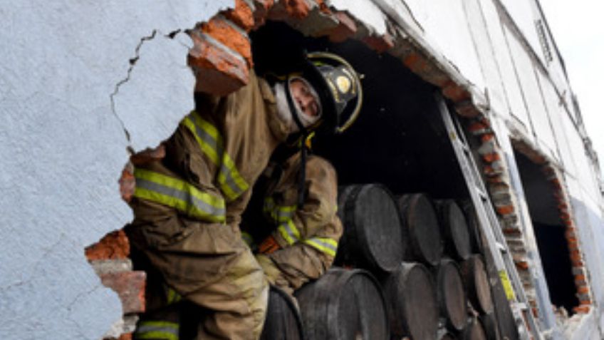 Se registra incendio en bodega de vinos en Iztacalco