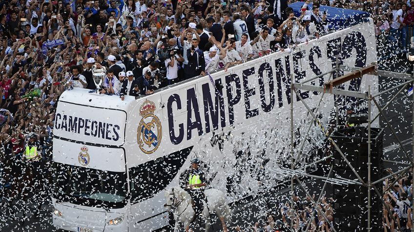 Madrid se rinde ante sus campeones