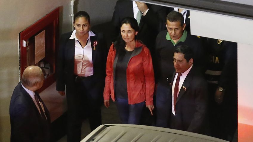 Humala y su esposa pasan primera noche en prisión en Perú