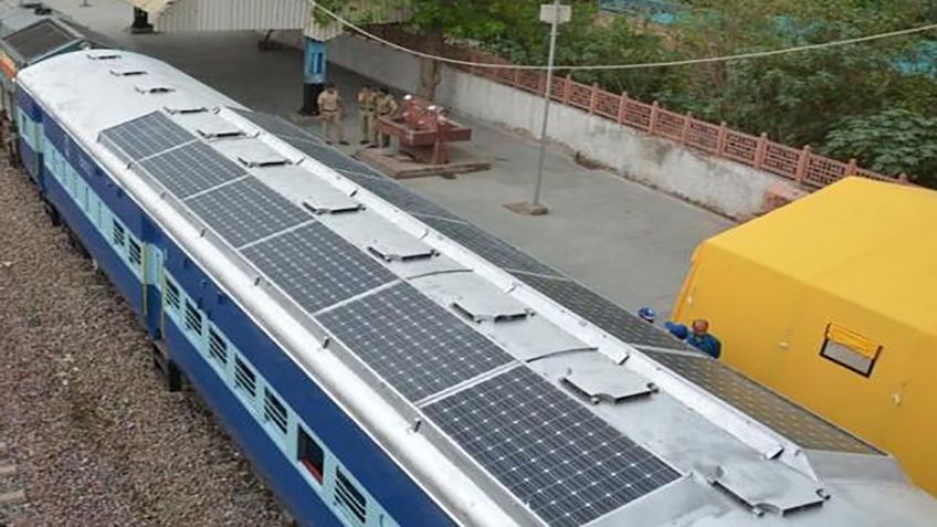 India estrena tren con paneles solares en el techo