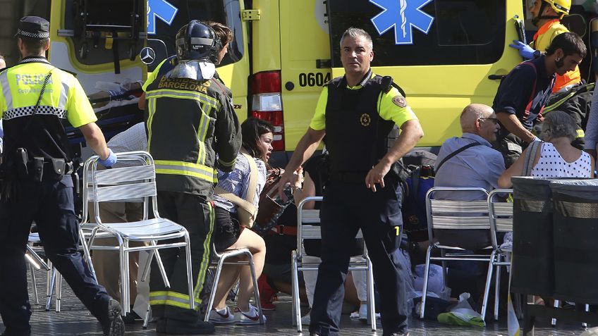 Autoridades confirman 13 muertos y más de 50 heridos en Barcelona