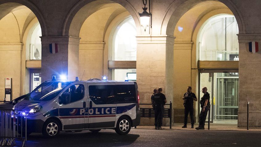 Francia: Evacuan estación de trenes Nimes