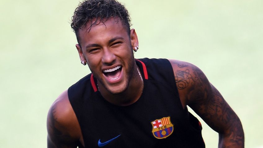 Neymar firma contrato de cinco años con el PSG