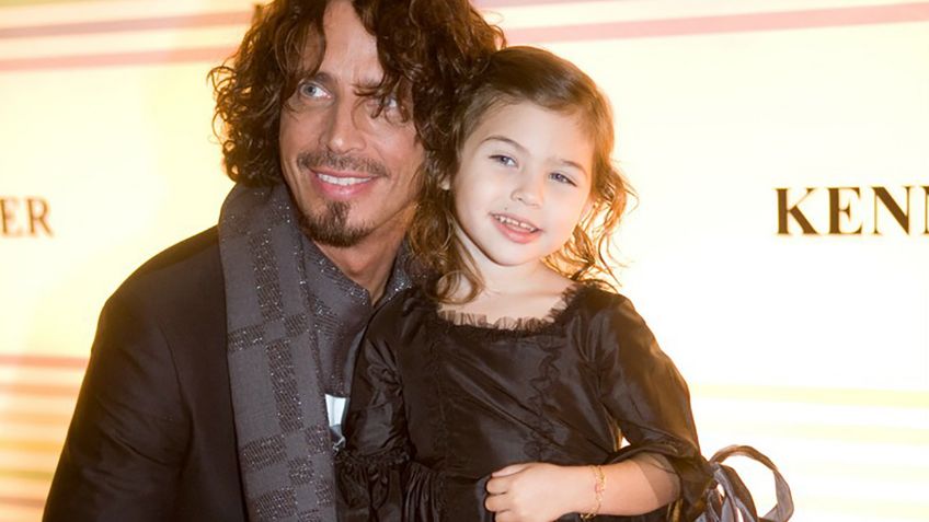 La hija de Chris Cornell canta Hallelujah para su padre y Chester Bennington