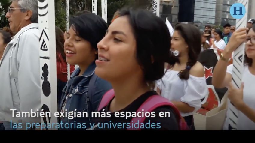 Estudiantes marchan por espacios educativos