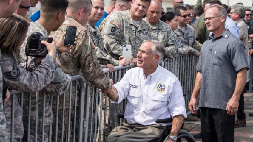 Greg Abbott, gobernador de Texas, pide ayuda para la reconstrucción tras Harvey