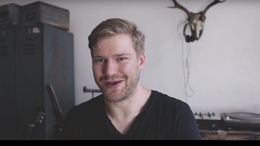 El comediante Shahak Shapira se infiltró en páginas racistas en Facebook