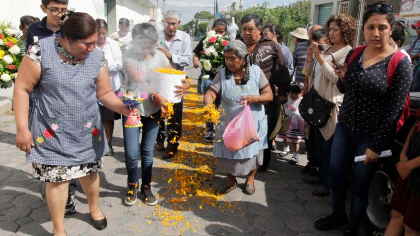 Día de Muertos: Habitantes de Huaquechula gastan hasta 80 mil pesos en sus ofrendas