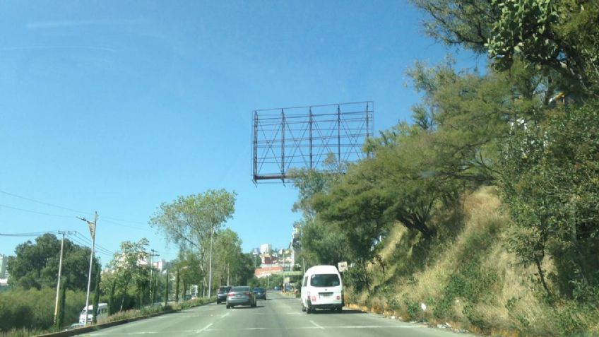 Colocan seis espectaculares sobre Avenida Súper Lomas Verdes en menos de 10 días