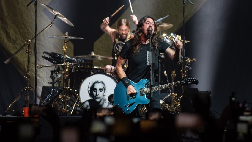 Foo Fighters se vuelven porristas