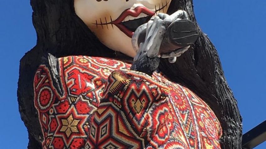 Celebran Día de Muertos en San Antonio, Texas, con monumental catrina de Selena: FOTOS