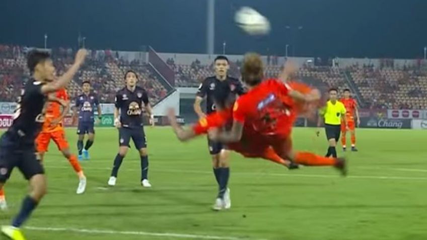 ¡Al puro estilo de Súper Campeones! Futbolistas meten golazo con doble chilena: VIDEO