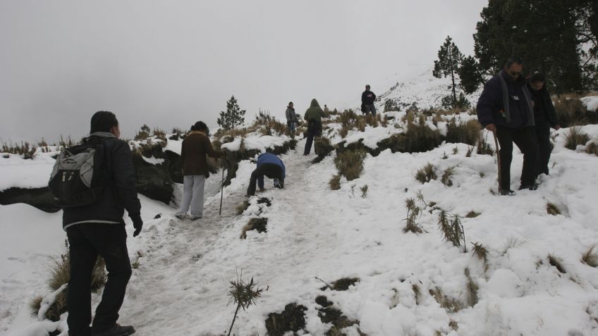 ¡Ya llegó la nieve! Estas son las 5 montañas nevadas en México en las que puedes pasear