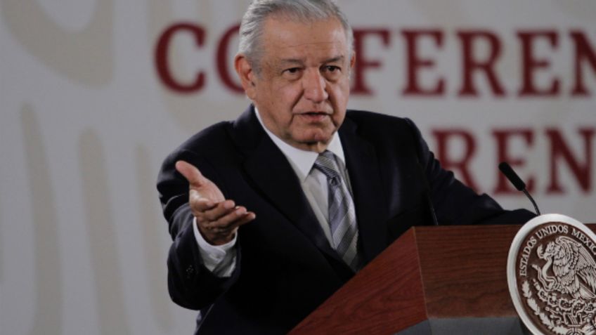 López Obrador busca poner placa en Estela de Luz con leyenda "Monumento a la corrupción"