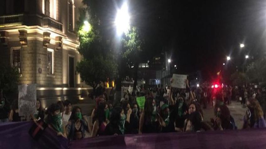 Más de 700 mujeres marchan en Jalisco contra la violencia machista: VIDEO