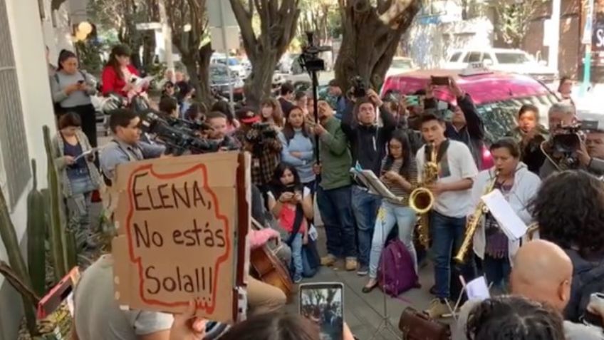 Protestan con música; exigen justicia para saxofonista atacada con ácido