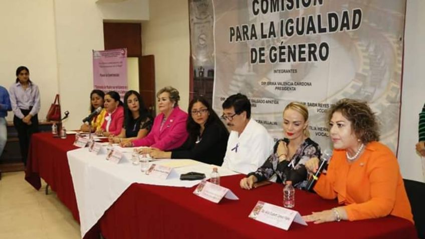 Funcionaria pide igualdad pero para bien porque ya hay más alcoholismo en mujeres