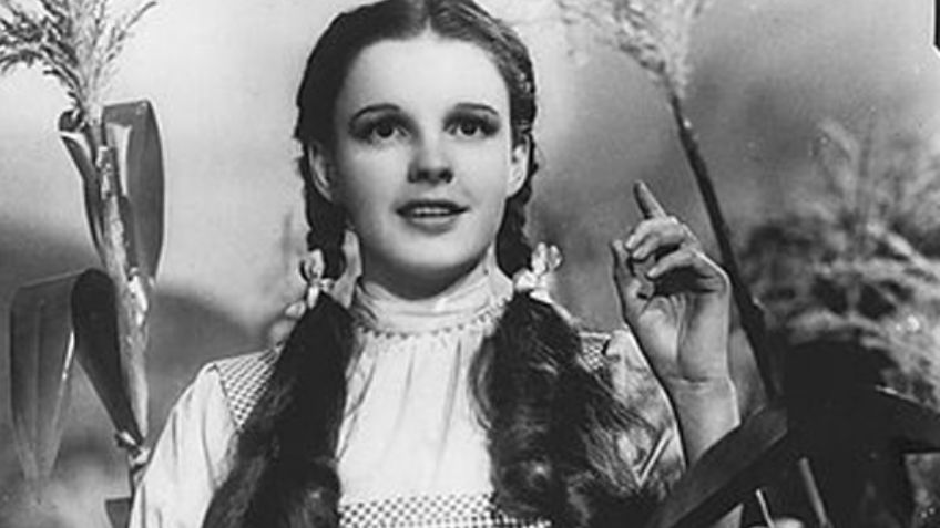 Judy Garland: La tormentosa vida que ocultó tras un arcoíris