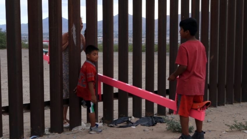 Colocan "sube y baja" entre frontera de Estados Unidos y México