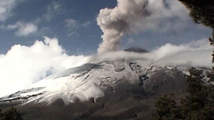 Volcán Popocatépetl registra 4 explosiones y 132 exhalaciones en 24 horas