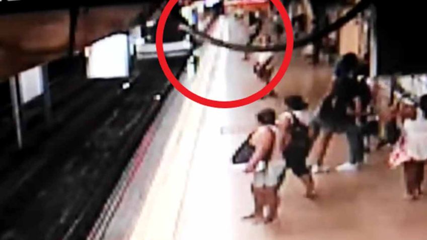 Difunden momento exacto en que empujan a hombre a las vías del Metro: VIDEO