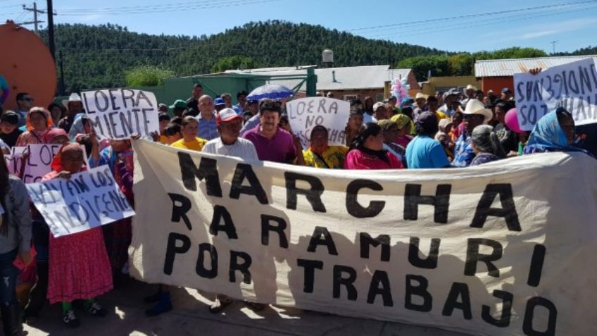 Rarámuris protestan en evento de López Obrador en Chihuahua