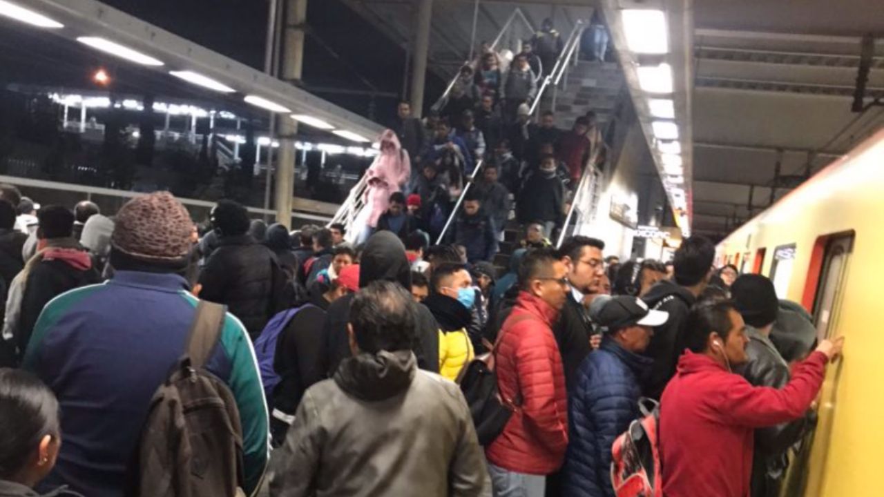 Metro Cdmx Mixcoac Con Retrasos De Hasta 15 Minutos Lento Avance En